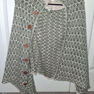 Simply Noelle Olive and Cream Knit Cardigan